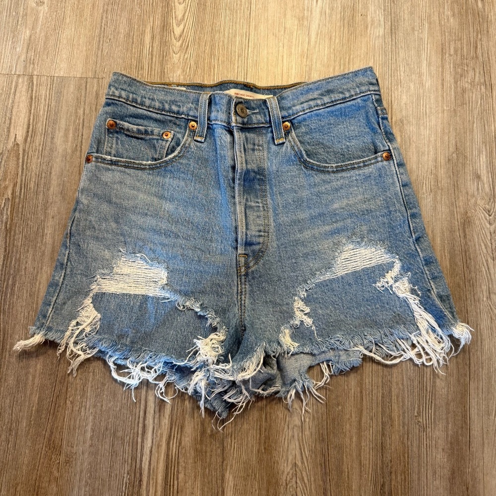 Levis Womens 27 Premium Ribcage‎ Shorts